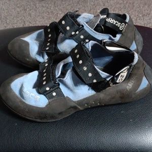 Scarpa Veloce Climbing Shoe - Vibram XS Edge  US Mens 6.5/ US Women's 7.5